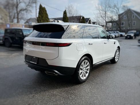 Used 2025 Land Rover Range Rover Sport SE AWD/4WD image 8