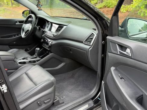Used 2017 Hyundai Tucson Limited AWD/4WD image 11