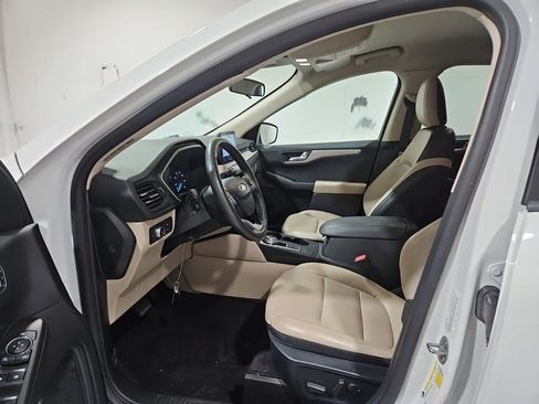 Used 2020 Ford Escape SEL image 7