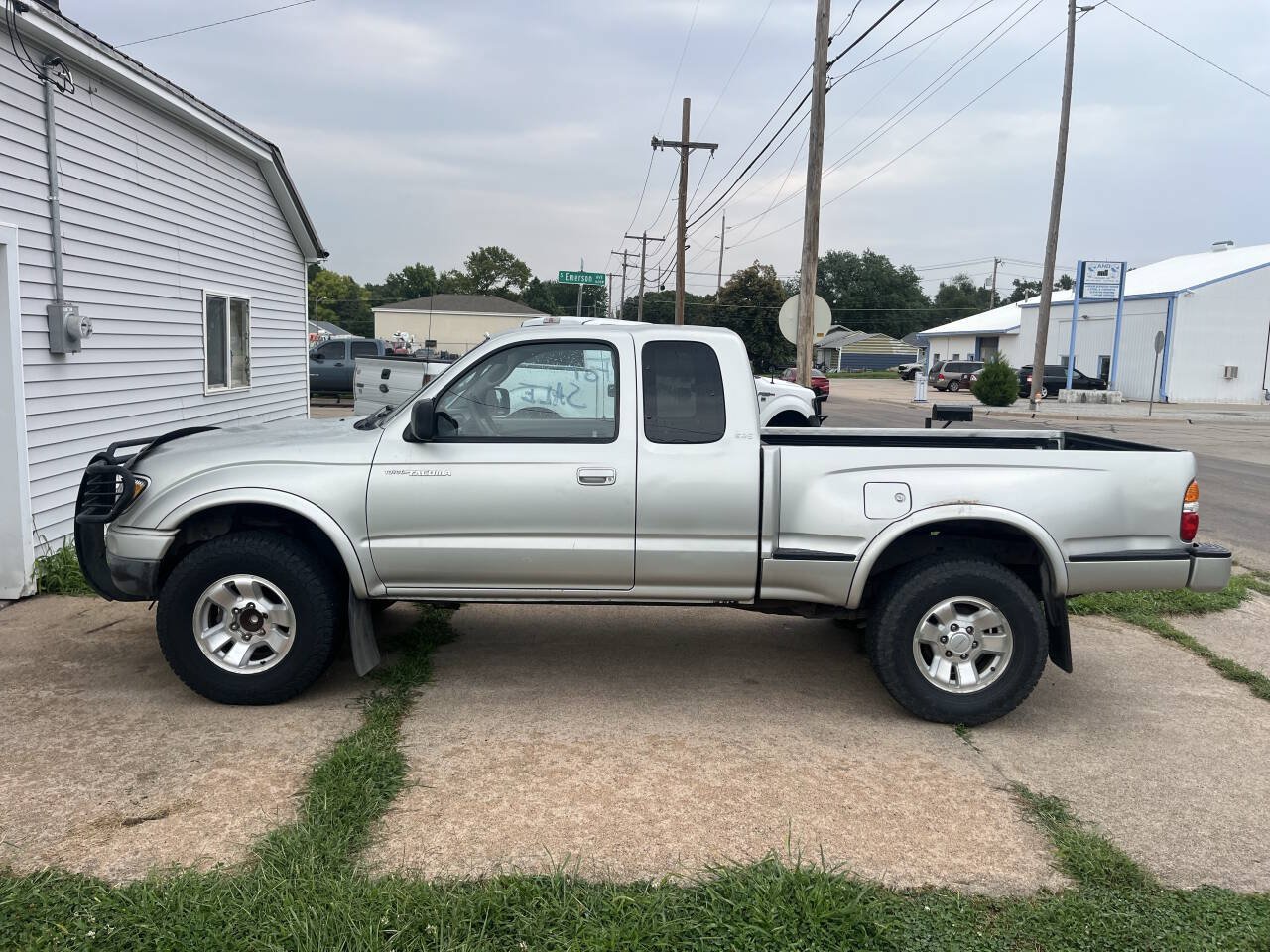 Used 2002 Toyota Tacoma PreRunner RWD image 2
