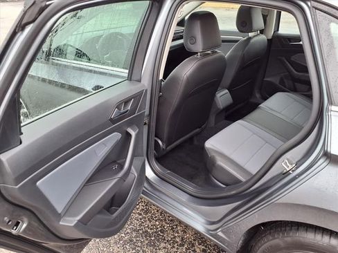 Used 2025 Volkswagen Jetta SE image 73