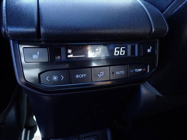 Certified 2021 Toyota Highlander Platinum AWD/4WD image 11