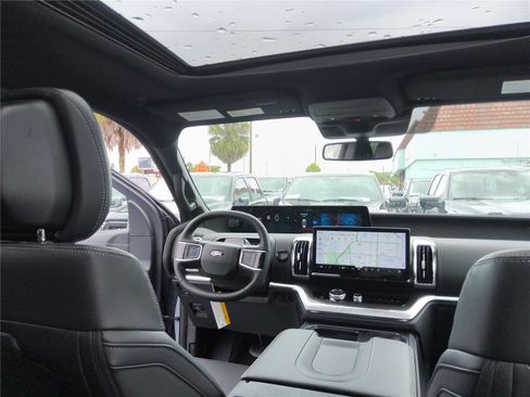 New 2026 Ford Expedition Platinum w/ Stealth Appearance Package AWD/4WD image 25