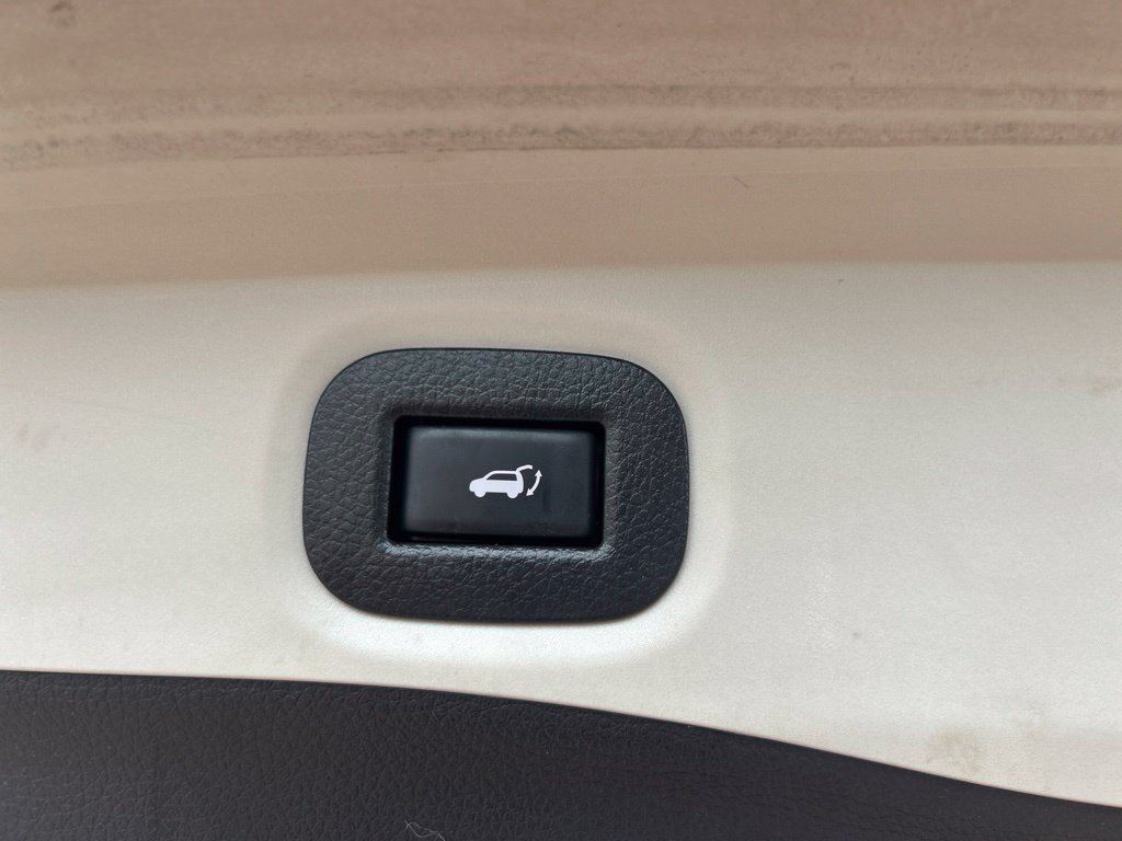 Used 2017 Nissan Rogue SV w/ SV Premium Package AWD/4WD image 11