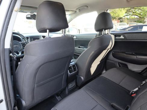 Used 2018 Kia Sportage LX image 11