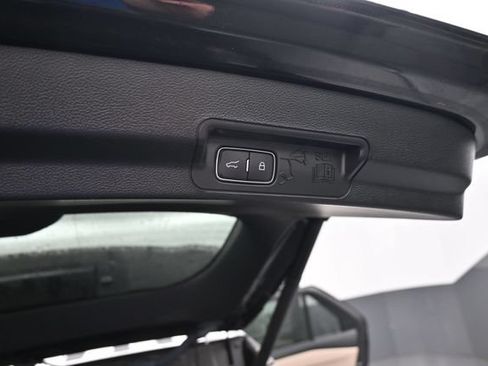 Used 2023 Ford Explorer XLT w/ Equipment Group 202A AWD/4WD image 7