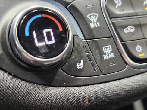 Used 2022 Chevrolet Malibu LT image 9