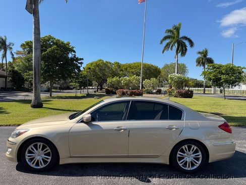 Used 2012 Hyundai Genesis 3.8 w/ Premium Pkg image 5