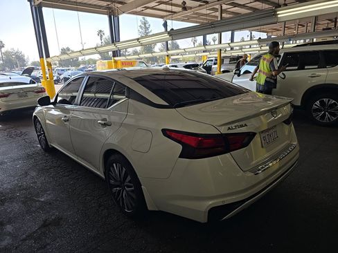 Used 2023 Nissan Altima 2.5 SV FWD image 7