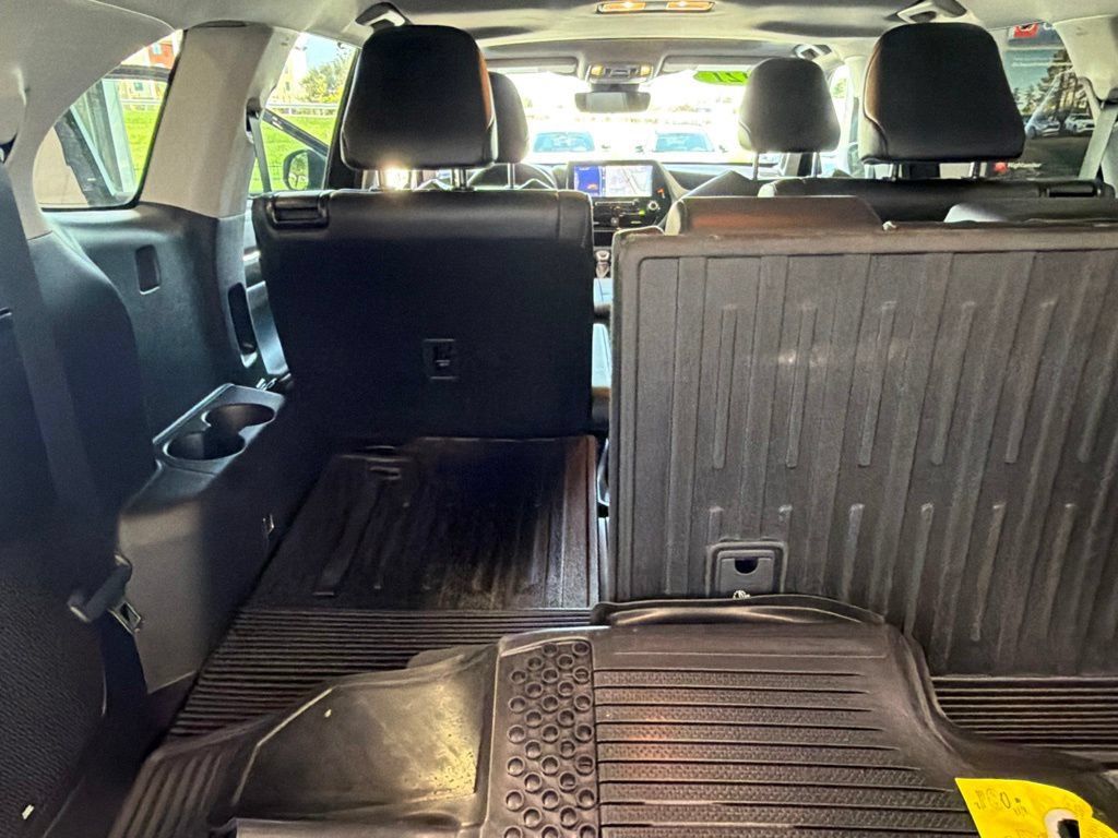 Used 2021 Toyota Highlander Limited AWD/4WD image 30