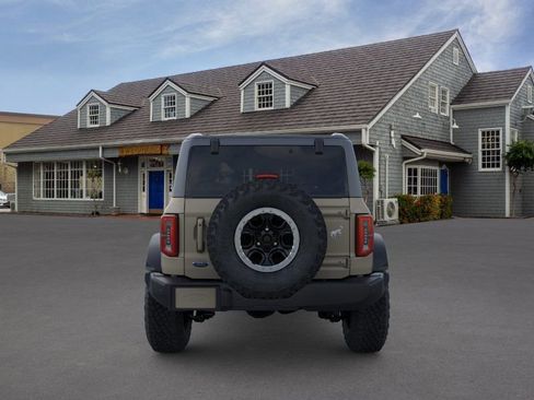 New 2025 Ford Bronco Outer Banks w/ Sasquatch Package AWD/4WD image 5