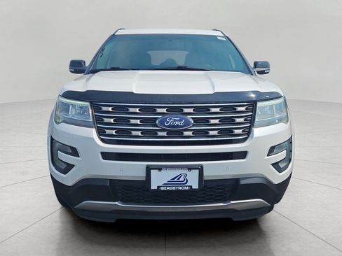 Used 2016 Ford Explorer XLT w/ Equipment Group 202A AWD/4WD image 2