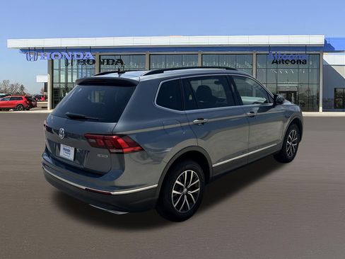 Used 2020 Volkswagen Tiguan SE w/ Panoramic Sunroof Package AWD/4WD image 4