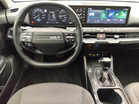 Used 2025 Kia K4 EX FWD image 22