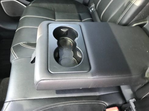 Used 2018 Land Rover Range Rover Velar R-Dynamic SE image 44