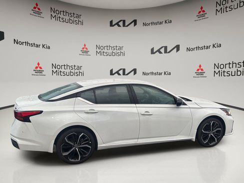 Used 2023 Nissan Altima 2.5 SR FWD image 5