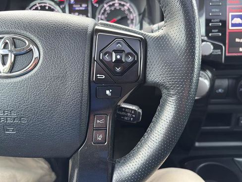 Used 2020 Toyota 4Runner Venture w/ Moonroof Package image 20