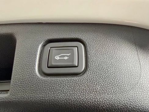 Used 2024 Chevrolet Blazer EV LT AWD/4WD image 29