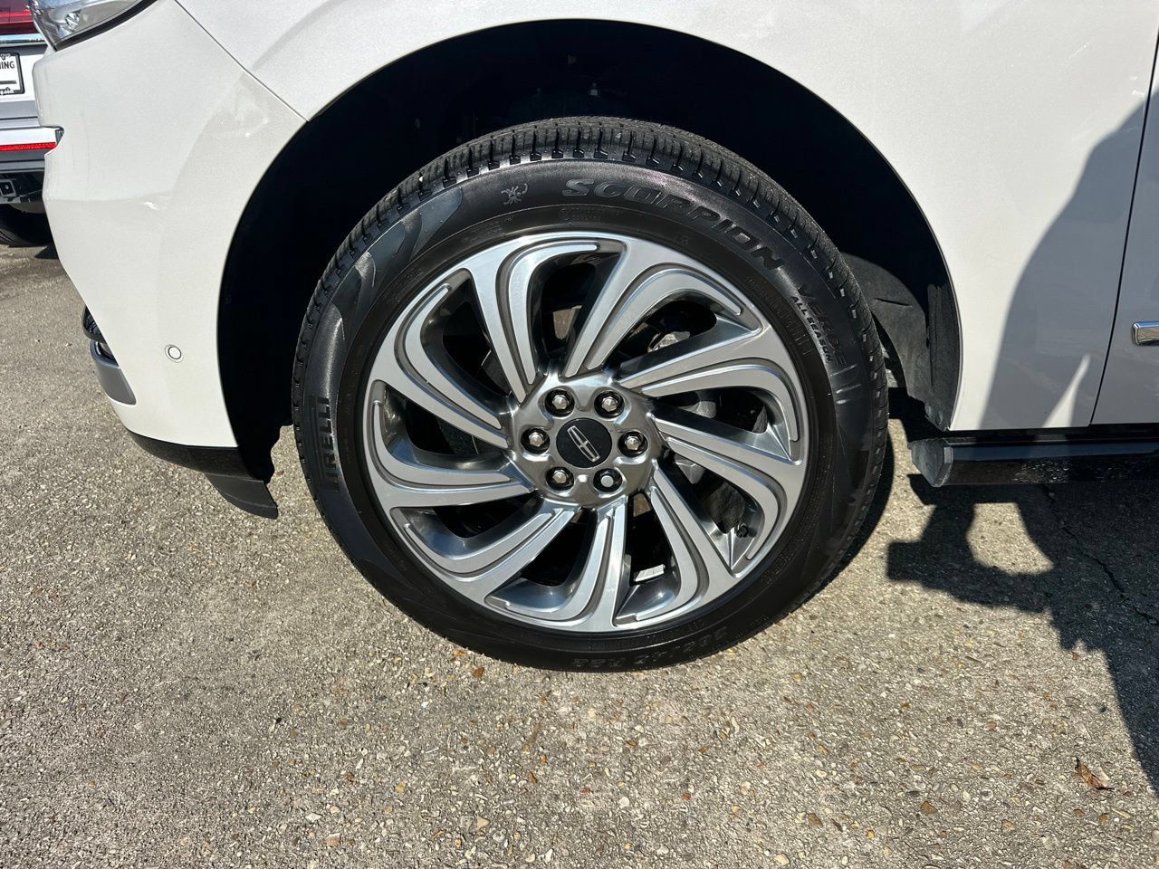Used 2024 Lincoln Navigator L Reserve AWD/4WD image 7