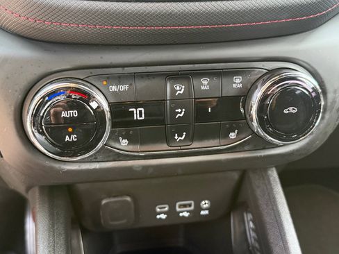 Used 2023 Chevrolet TrailBlazer RS w/ Convenience Package image 27