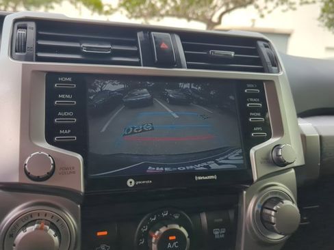 Used 2020 Toyota 4Runner SR5 AWD/4WD image 23