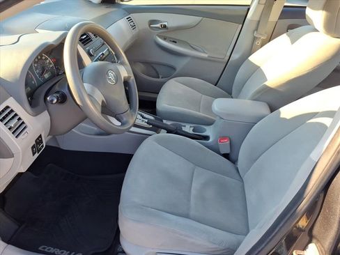 Used 2010 Toyota Corolla LE image 5