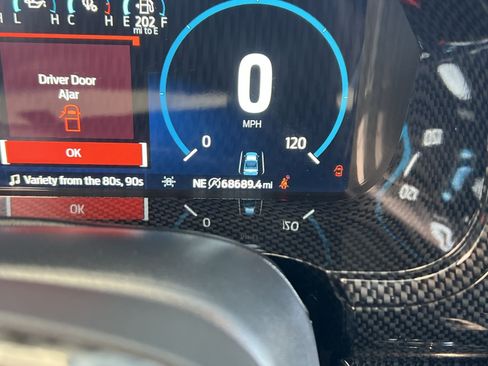 Used 2021 Ford F150 Lariat w/ Equipment Group 502A High AWD/4WD image 25