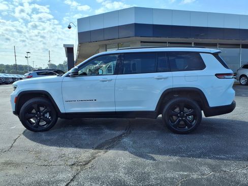 Used 2025 Jeep Grand Cherokee L Altitude AWD/4WD image 33