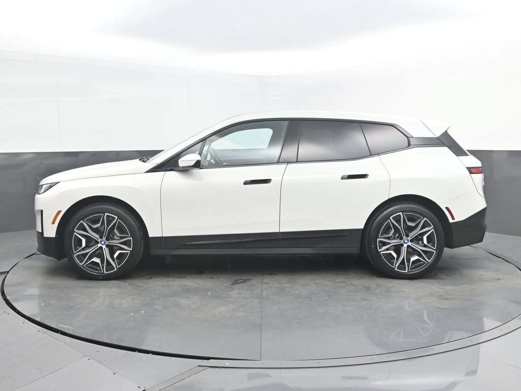 Certified 2024 BMW iX xDrive50 w/ Premium Package AWD/4WD image 2