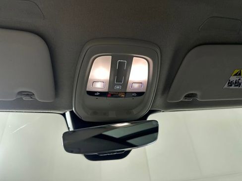 Used 2024 Volvo XC40 B5 Ultimate w/ Climate Package image 24