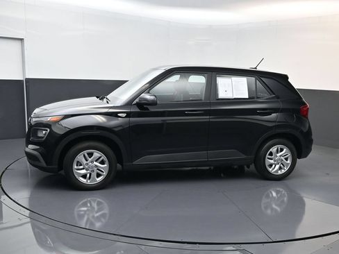 Certified 2026 Hyundai Venue SE FWD image 7