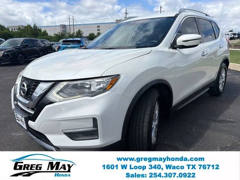 Used 2017 Nissan Rogue SV w/ SV Family Package FWD image 7