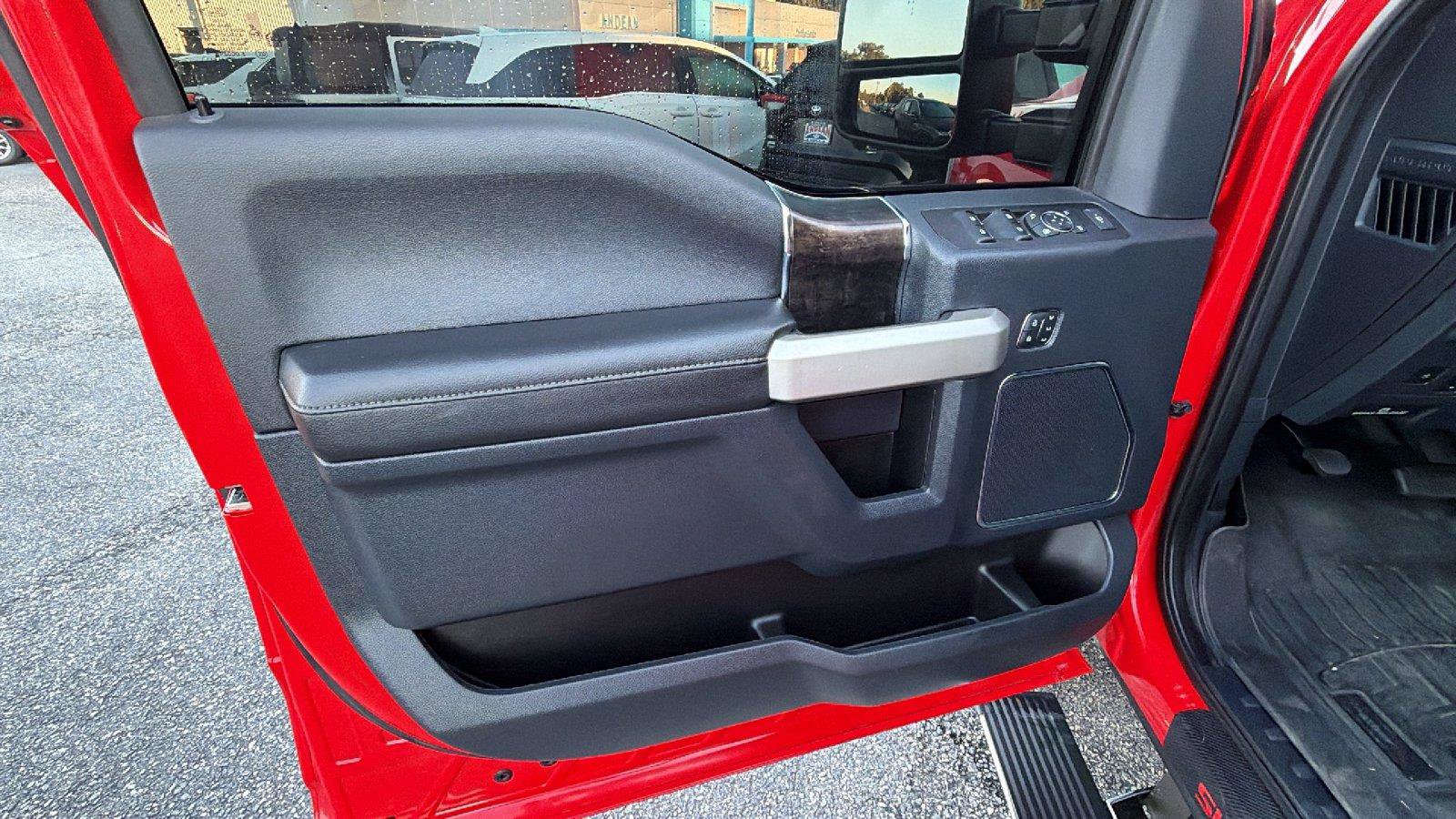 Used 2022 Ford F250 Lariat w/ Tremor Off-Road Package AWD/4WD image 13