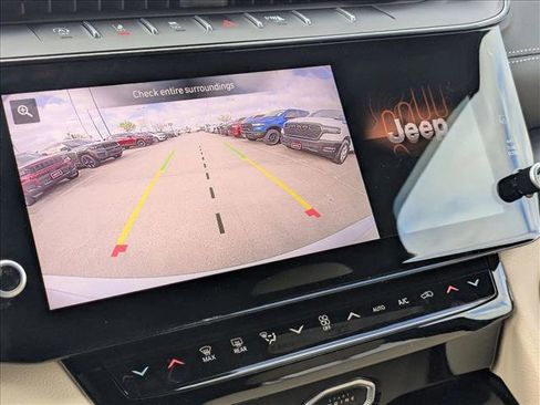 New 2026 Jeep Grand Cherokee Limited image 13