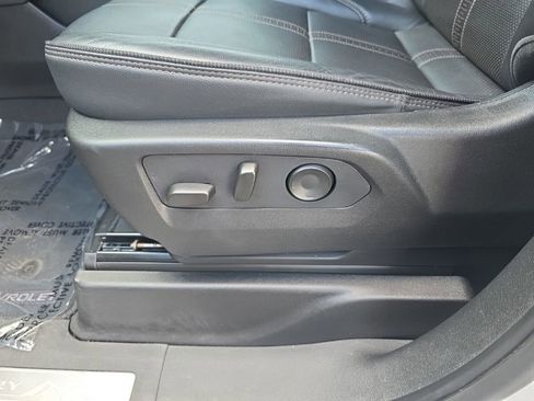 Used 2025 Chevrolet Tahoe High Country AWD/4WD image 12