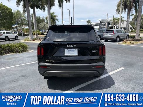 Used 2023 Kia Sorento LX FWD image 8