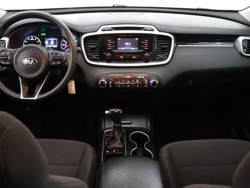 Used 2017 Kia Sorento AWD image 20