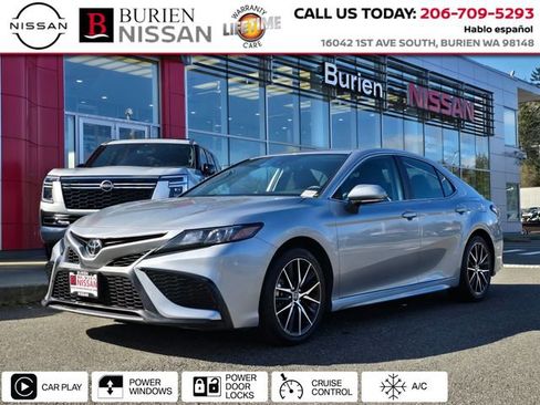 Used 2023 Toyota Camry SE image 1