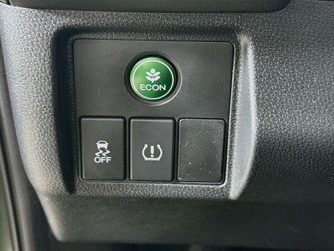 Used 2018 Honda HR-V LX image 9