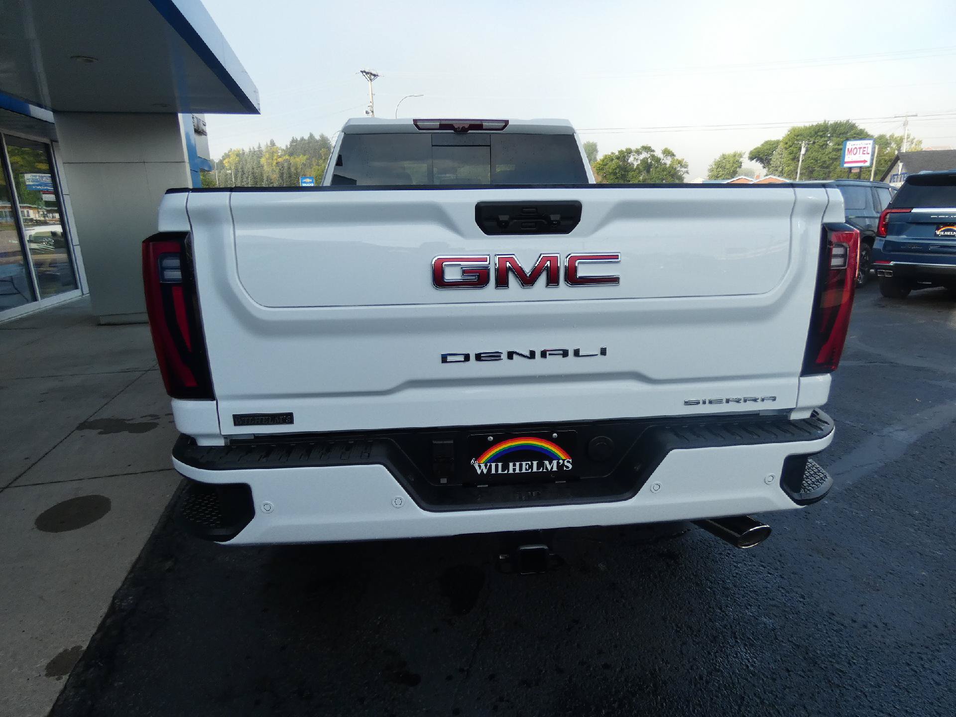 New 2026 GMC Sierra 3500 Denali w/ Denali Reserve Package AWD/4WD image 4