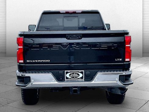 Used 2026 Chevrolet Silverado 2500 LTZ w/ LTZ Convenience Package AWD/4WD image 3