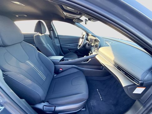 New 2025 Hyundai Elantra SEL image 20
