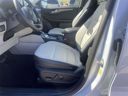 New 2026 Ford Escape SE image 11