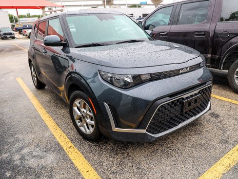 Used 2024 Kia Soul LX w/ Option Group 015 FWD image 6