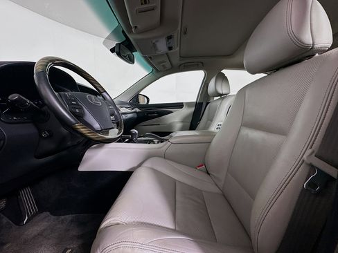 Used 2015 Lexus LS 460 AWD w/ Comfort Package image 13