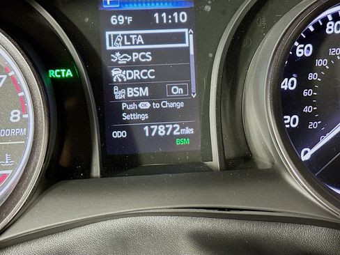 Used 2023 Toyota Camry SE image 18