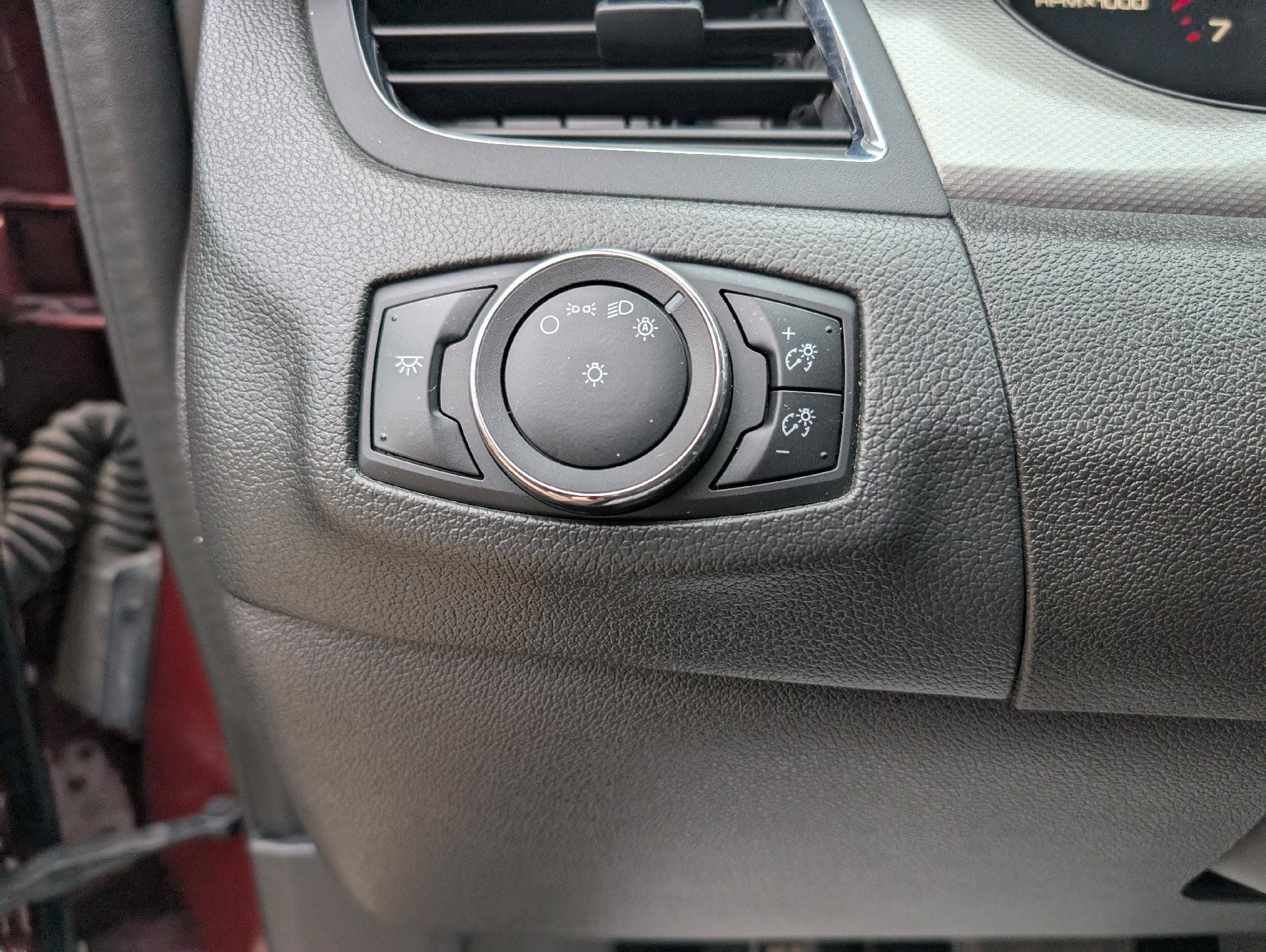 Used 2014 Ford Edge SEL FWD image 20