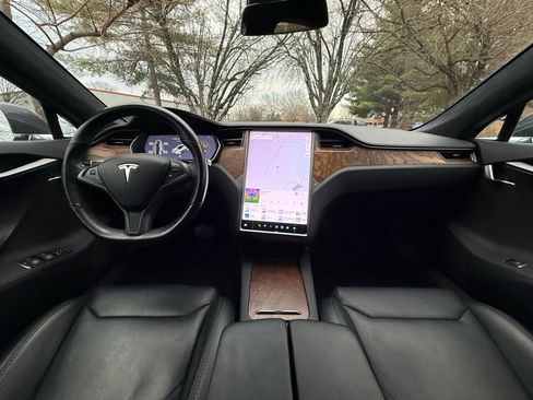 Used 2020 Tesla Model S Long Range Plus image 2