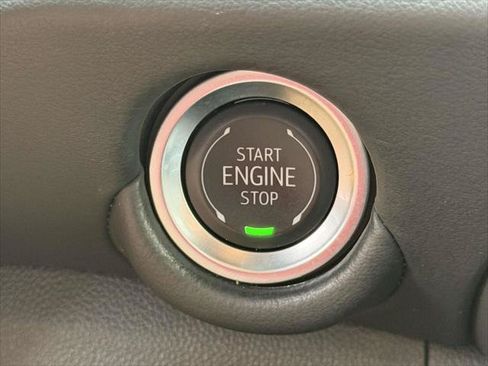 Used 2025 Chevrolet Suburban LT AWD/4WD image 33