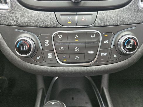 Used 2020 Chevrolet Malibu LT FWD image 22
